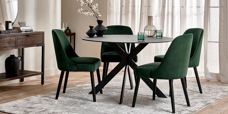 Dining Table and 4 Chairs