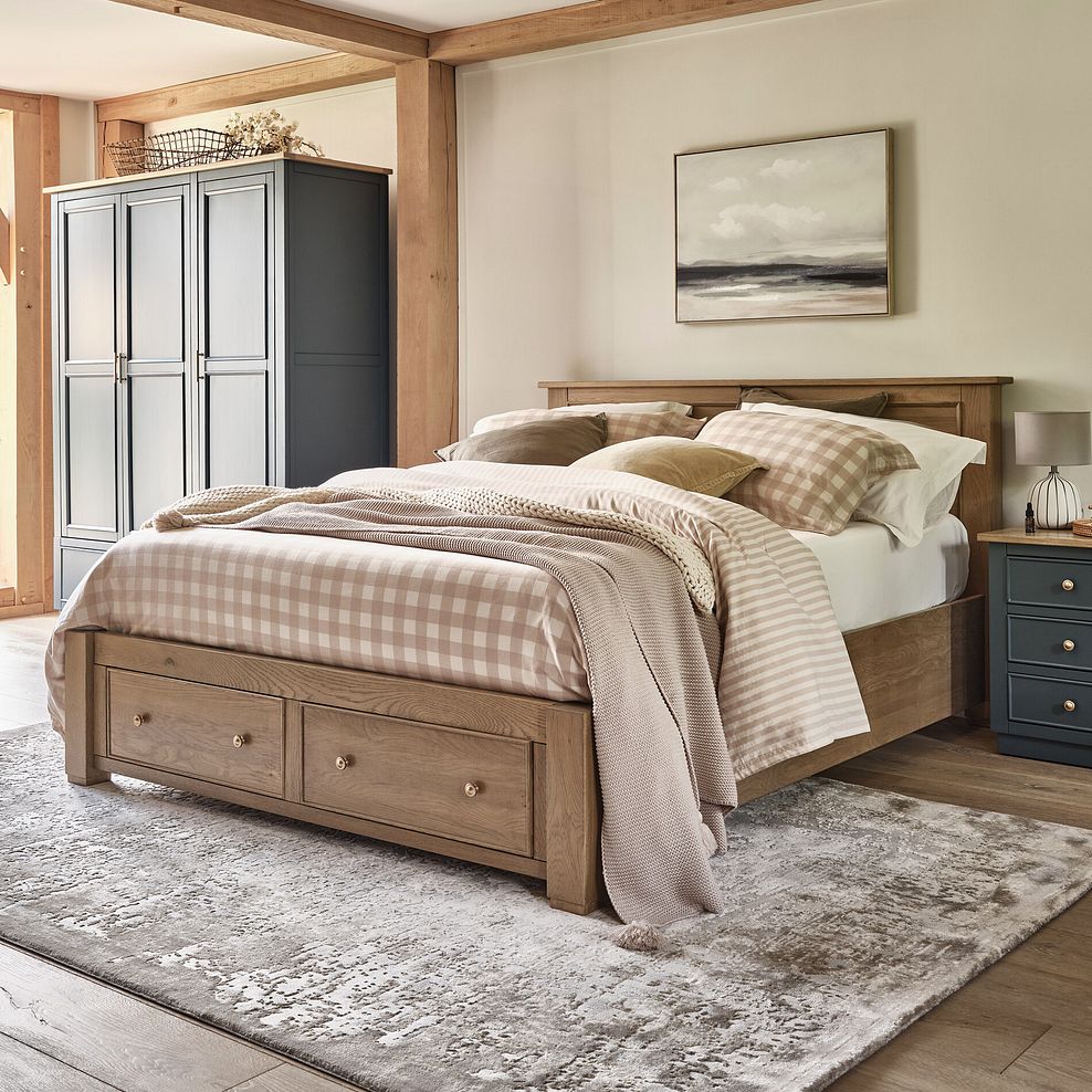 Richmond Smoked Oak Finish Storage King-size Bed 1